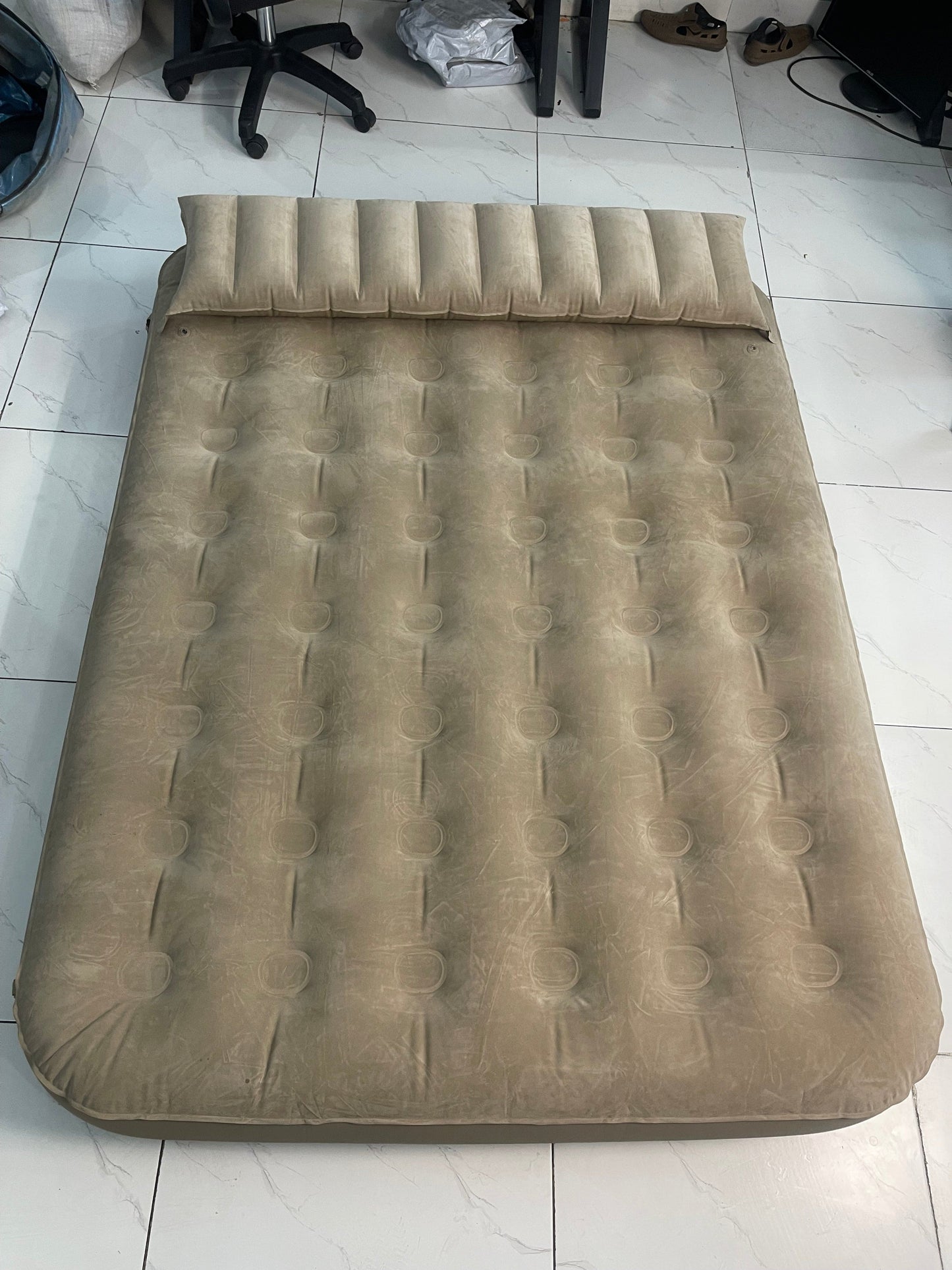 Twin Air Mattress with Built in Pump Raised