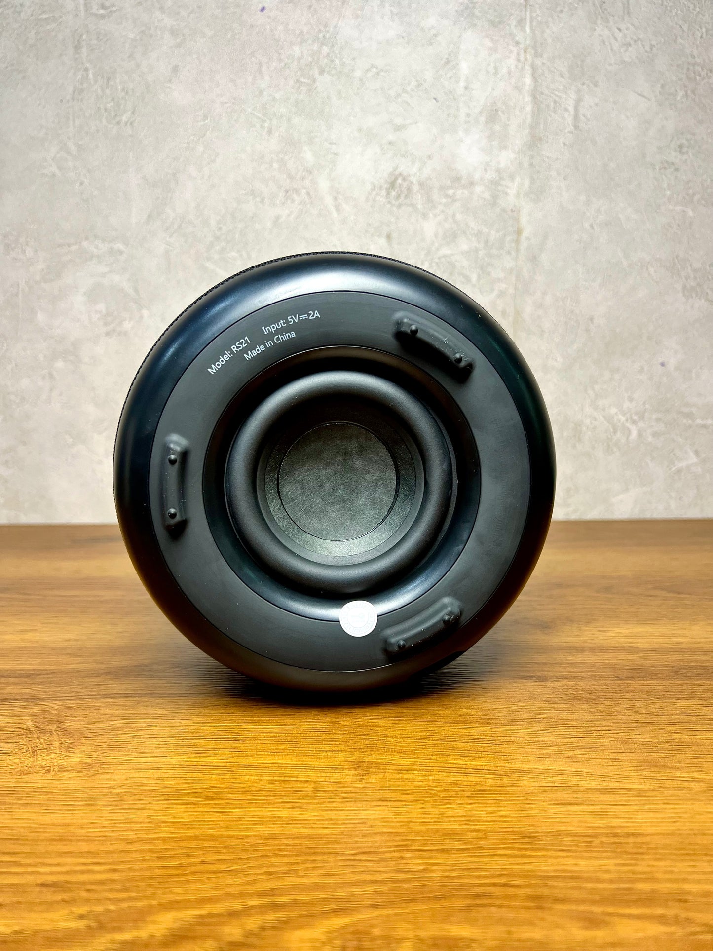 Lecoo RS21 Desktop Bluetooth Illuminated Speaker – Powered by Lenovo