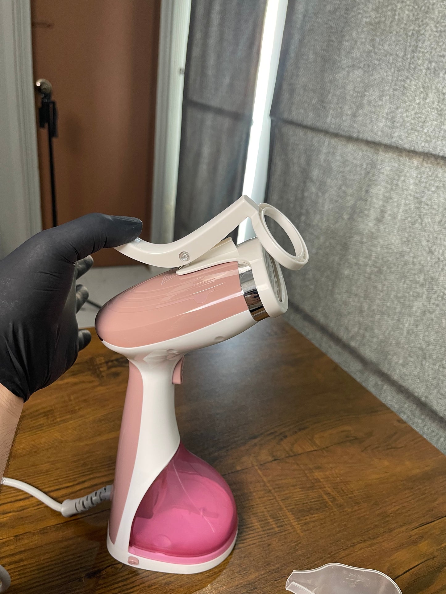 Handheld Garment Steamer – Quick Heat | 1300W Power | 220ml Tank