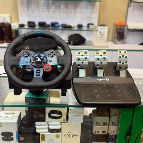 Logitech G29 Driving Force Racing Wheel