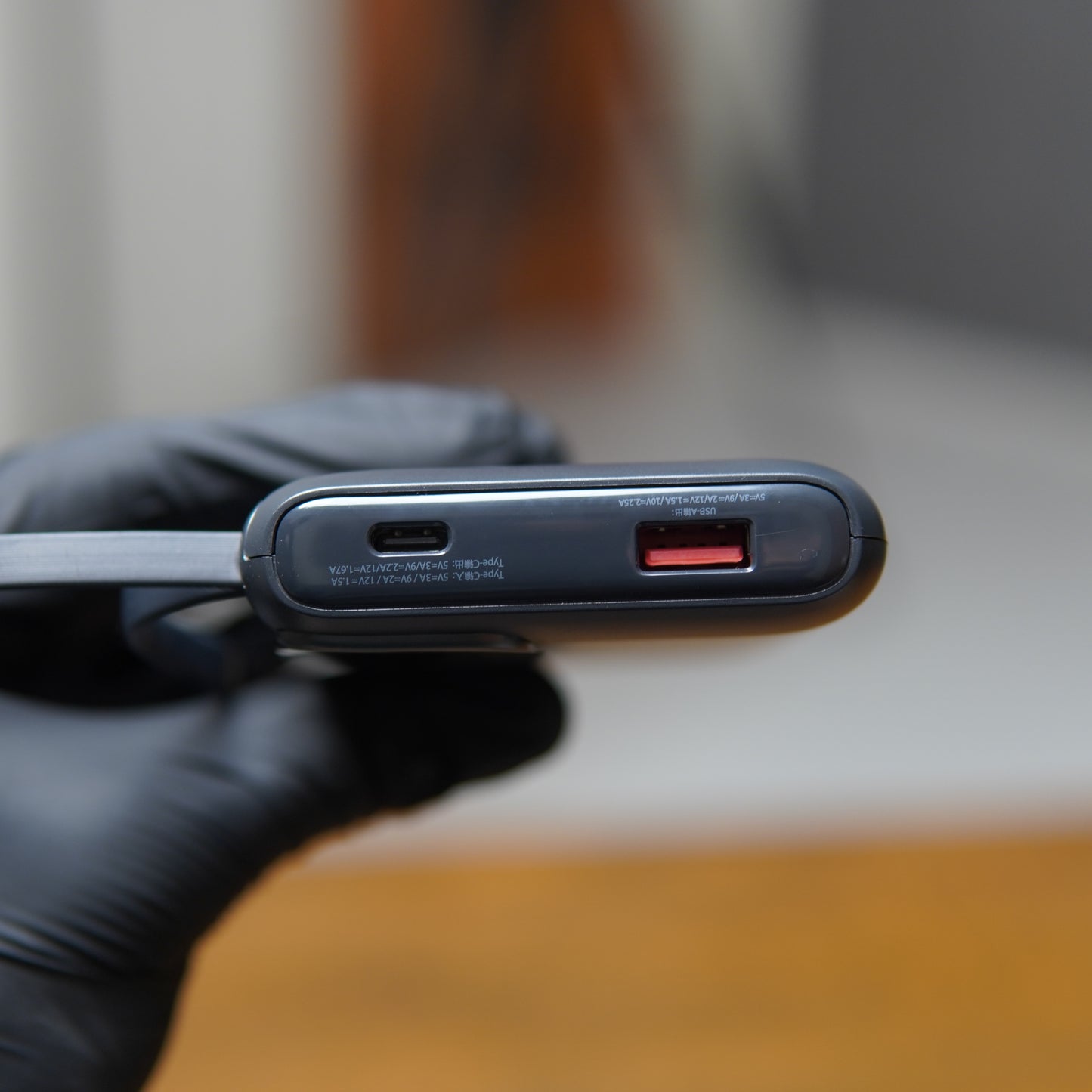 AISOLOVE 10000mAh Digital Display Power Bank